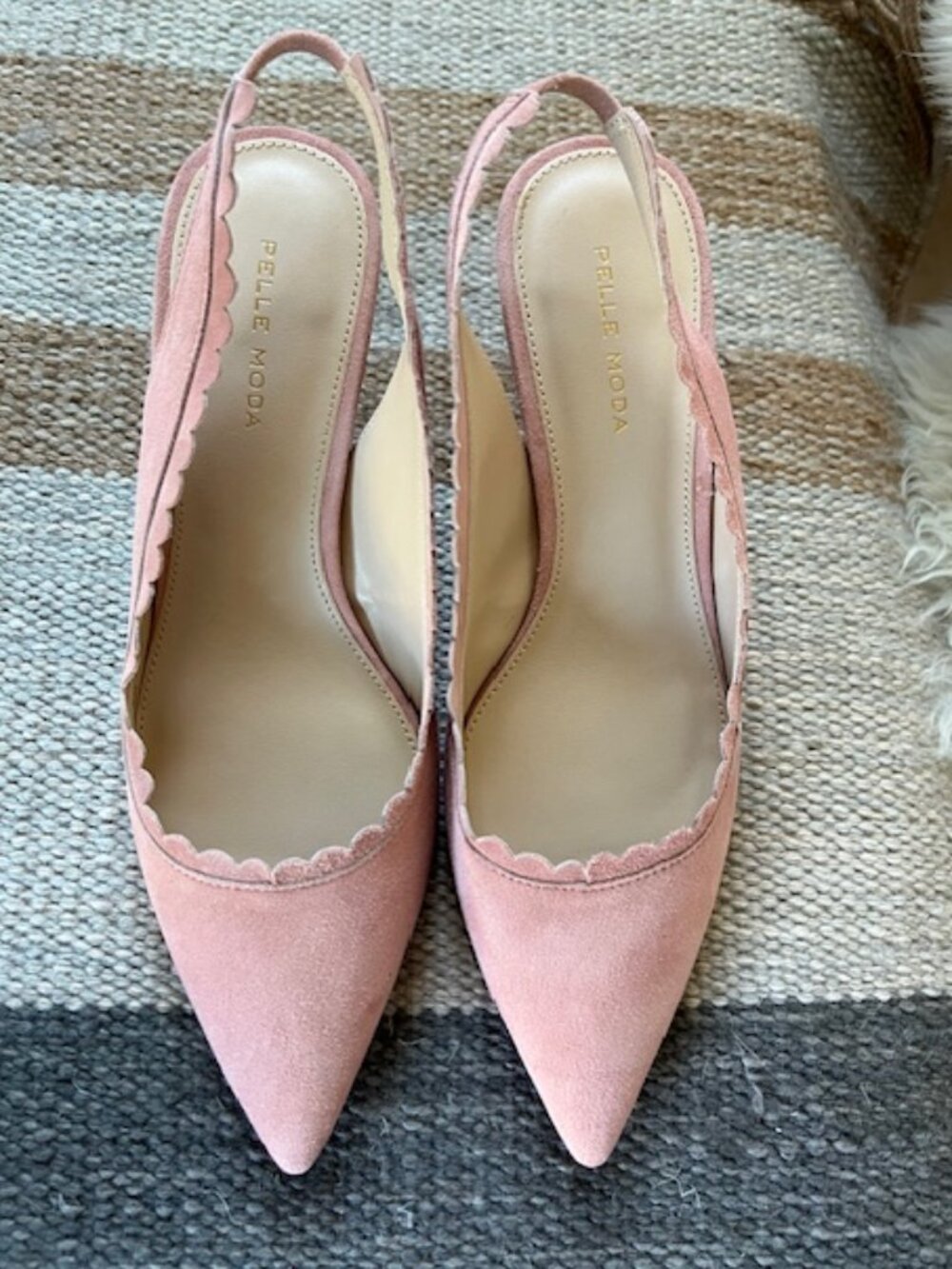 Pale pink, Suede Pelle Moda kitten Heel shoe Size 9 1/2